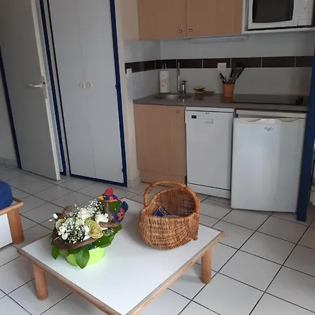 Proche Des Sables D'olonne Calme Pour 4 Personnes Situe Face Au Golf De Bourgenay A St Hilaire *